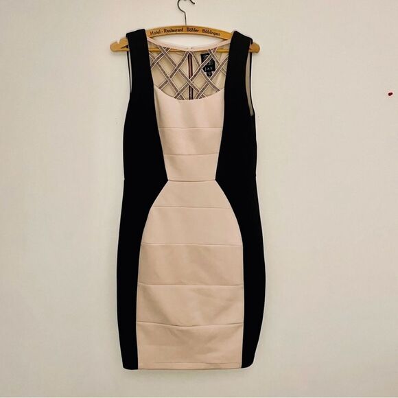 JAX Black and Pink/Nude Panel Bodycon Crisscross Neckline Dress Size 10 - Picture 2 of 12